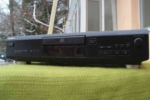 CD PLAYER SONY CDP-XE200