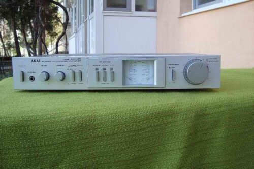 AMPLIFICATOR AKAI AM-U01