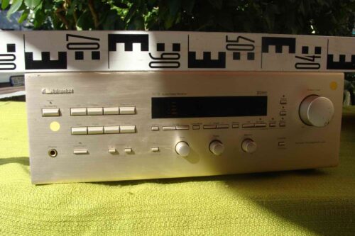 RECEIVER NAKAMICHI AV-8