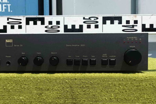 AMPLIFICATOR NAD 3020